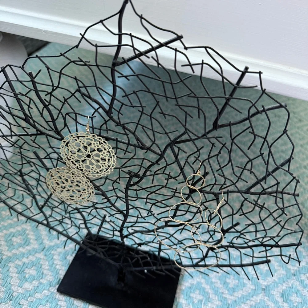 Black Jewelry Organizer Stand